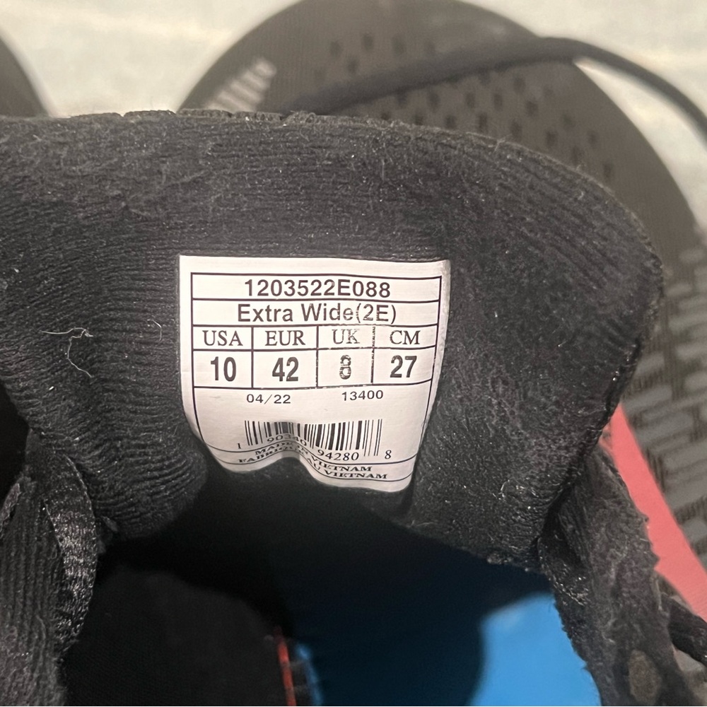 women’s Brooks addiction gts 15 extra wide. Size 10